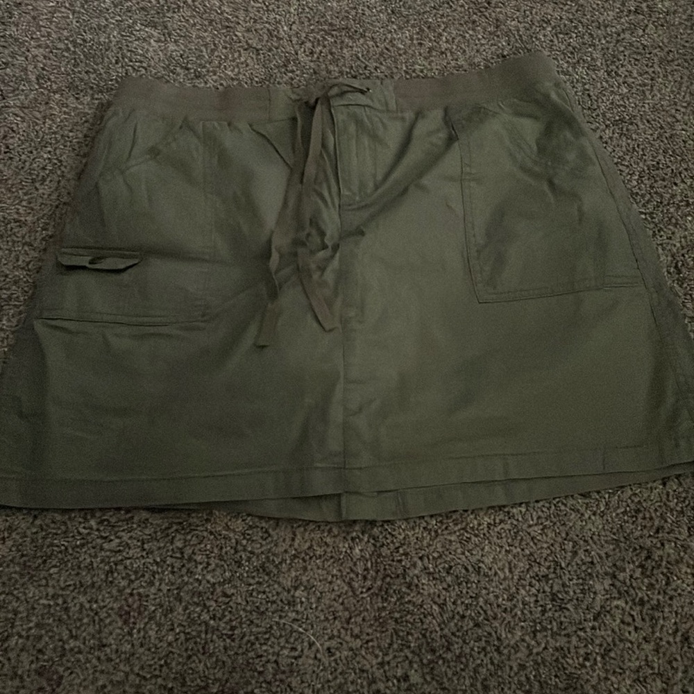 New never worn mini skirt